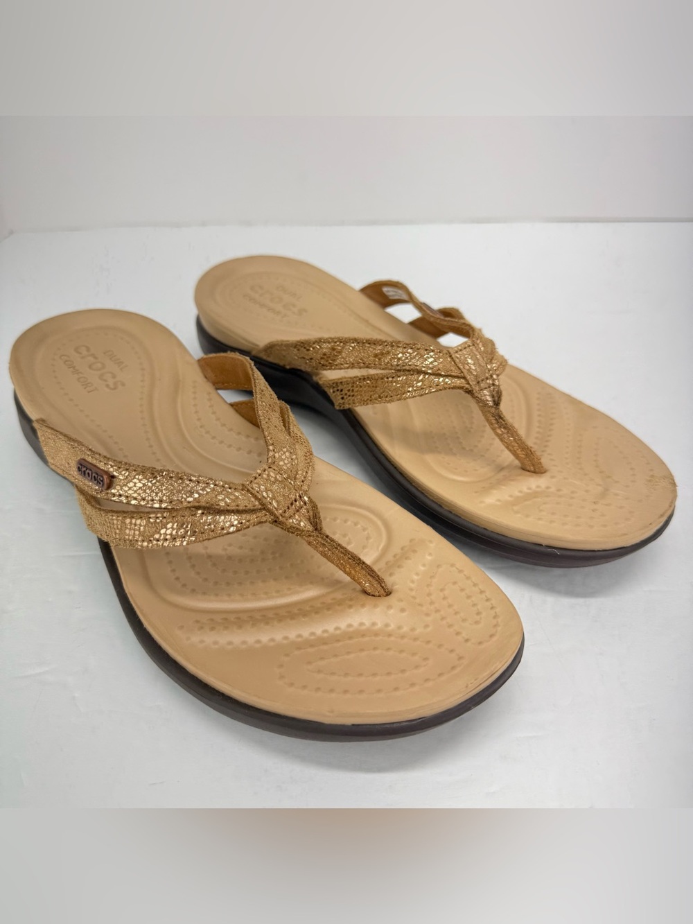 Crocs size 8 Women’s Gold Metallic Snakeskin Print Capri Strappy Flip Flops